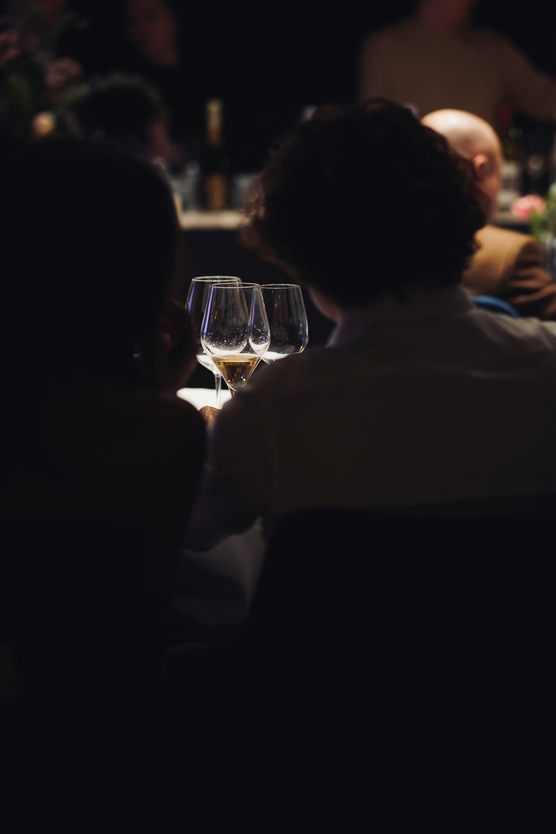 What Wine Should I Bring to a Dinner Party?