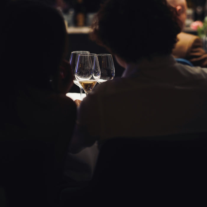 What Wine Should I Bring to a Dinner Party?